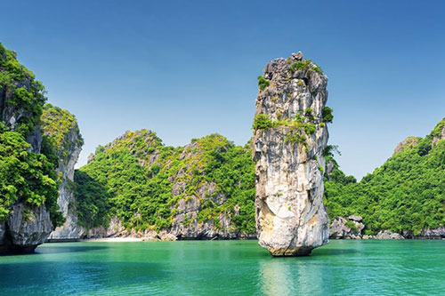 Symphony Cruise Halong – A Luxury Journey Through the Natural Wonder of Vietnam