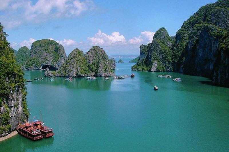 The New Luxury Travel Trend: Exploring Halong Bay at a Slower Pace | Symphony Cruise Halong